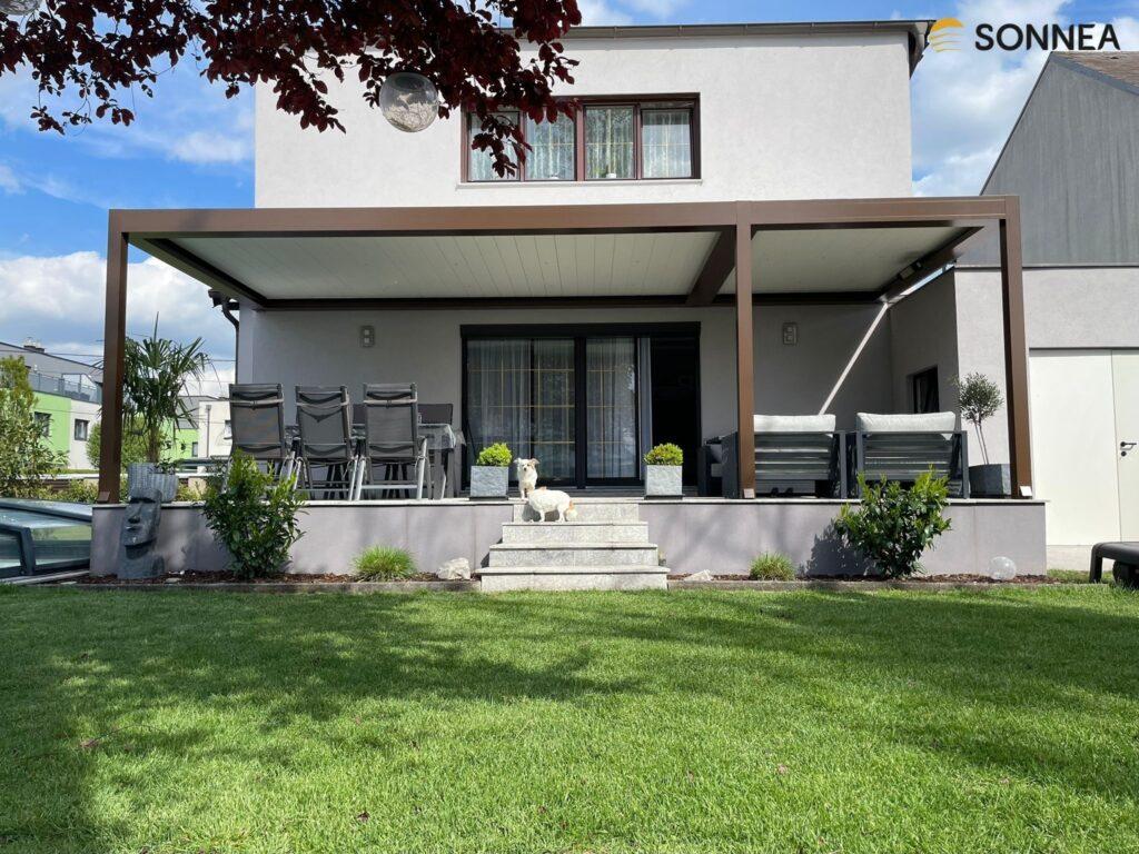 Lamellenpergola mit Wärmestrahler und Beleuchtung